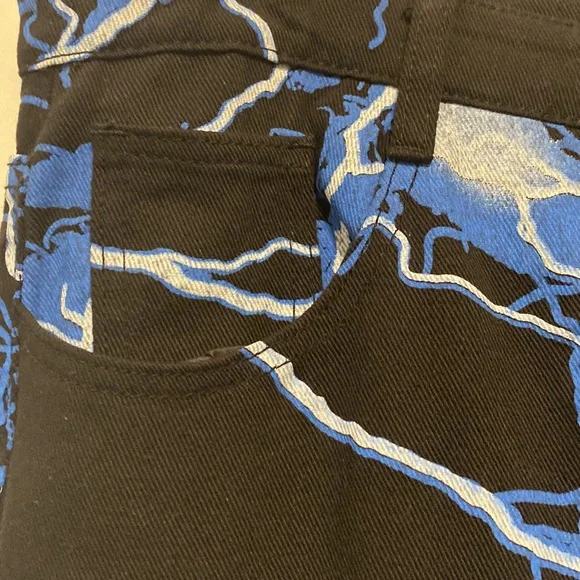 2Beautiful lightning print on black jeans - Picture 6 of 9